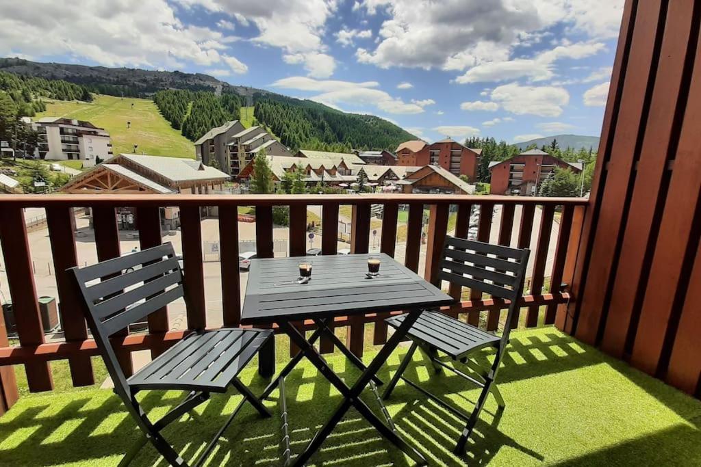Superbe Appartement La Joue Du Loup Centre, 6 Personnes, Avec Parking Prive Le Devoluy Exterior photo